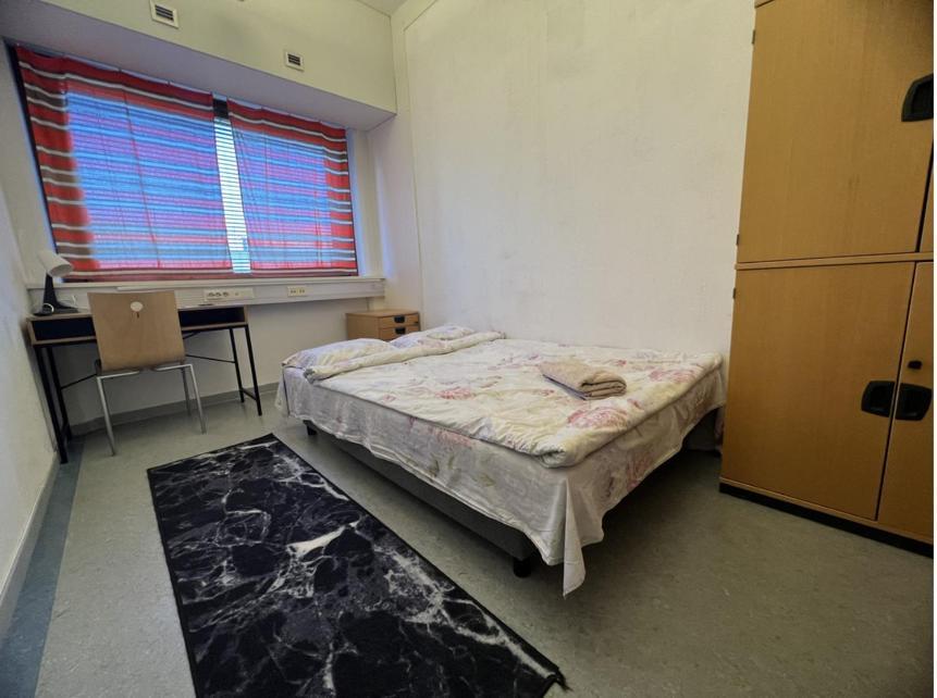 Office House Services 670 *
